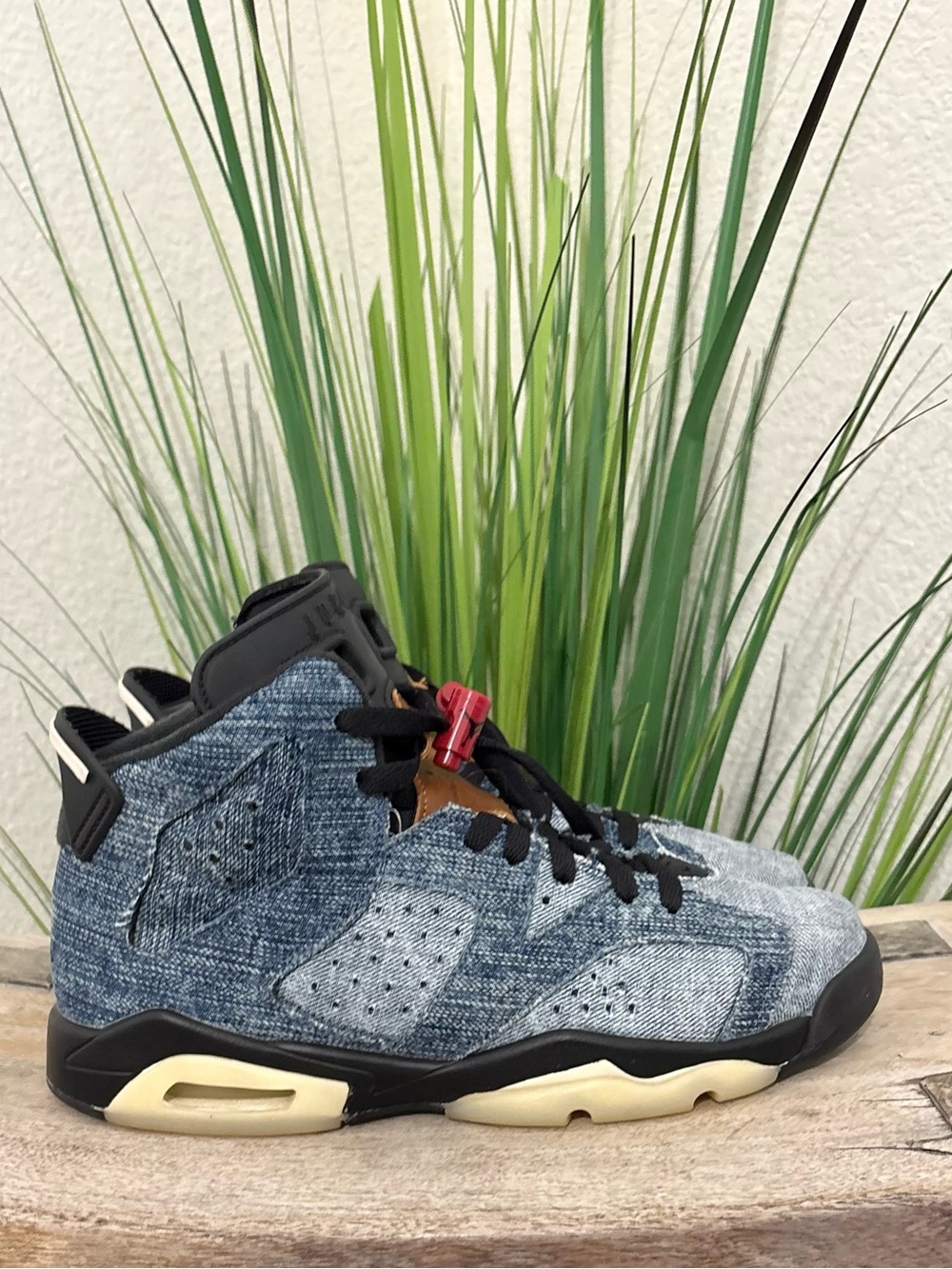Jordan 6 Retro Washed Denim Sneakers
